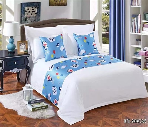 酒店床尾處為啥要放一塊橫布條？